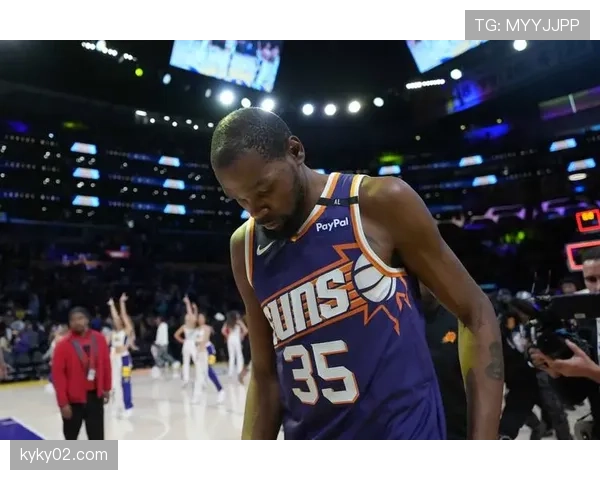 火箭三分雨狂轰雄鹿:杜兰特+替补组合成新恐怖双塔! 火箭三分雨狂轰雄鹿:杜兰特+替补组合成新恐怖双塔!