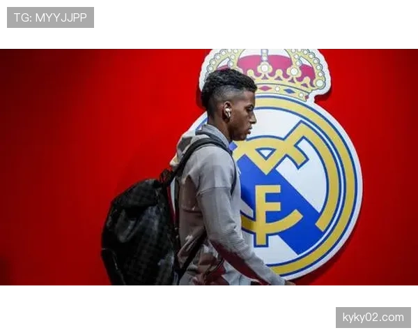 巴黎祭出天价违约金,足球界掀起风暴 巴黎祭出天价违约金,足球界掀起风暴