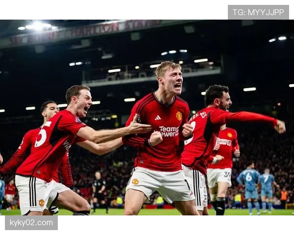 曼联前场高压制造对手仓促解围