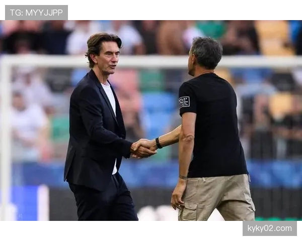 热刺谋划新战术:在战术板上加入更多快速换位套路,开启冲击新篇章 热刺谋划新战术:在战术板上加入更多快速换位套路,开启冲击新篇章