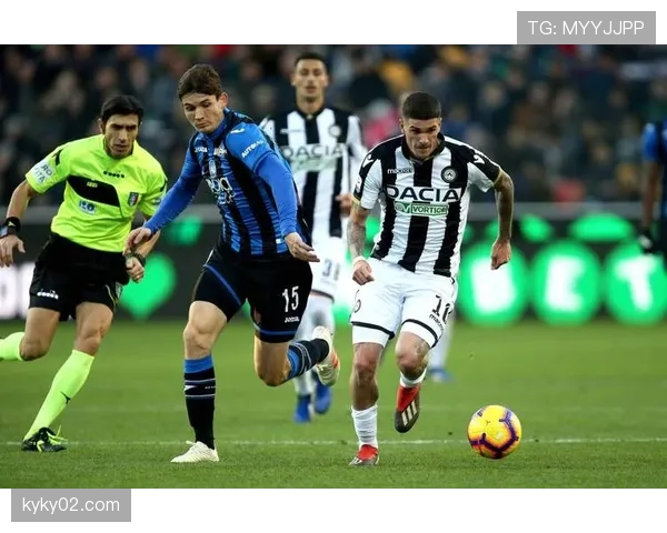 乌迪内斯边路传中频繁撕开防线 乌迪内斯边路传中频繁撕开防线