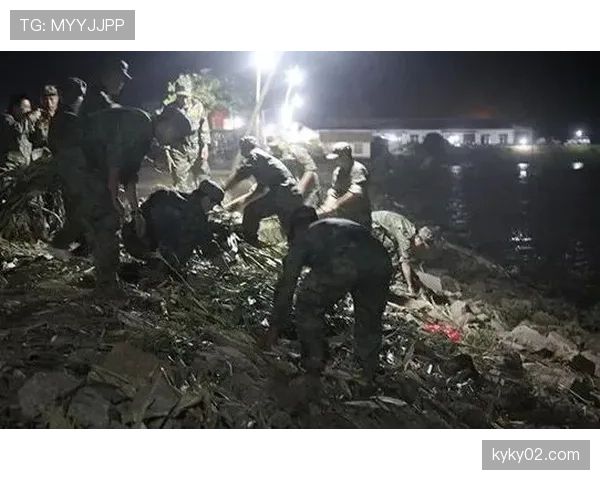 多特穆科科禁区强突打破僵局黄黑军团士气暴涨